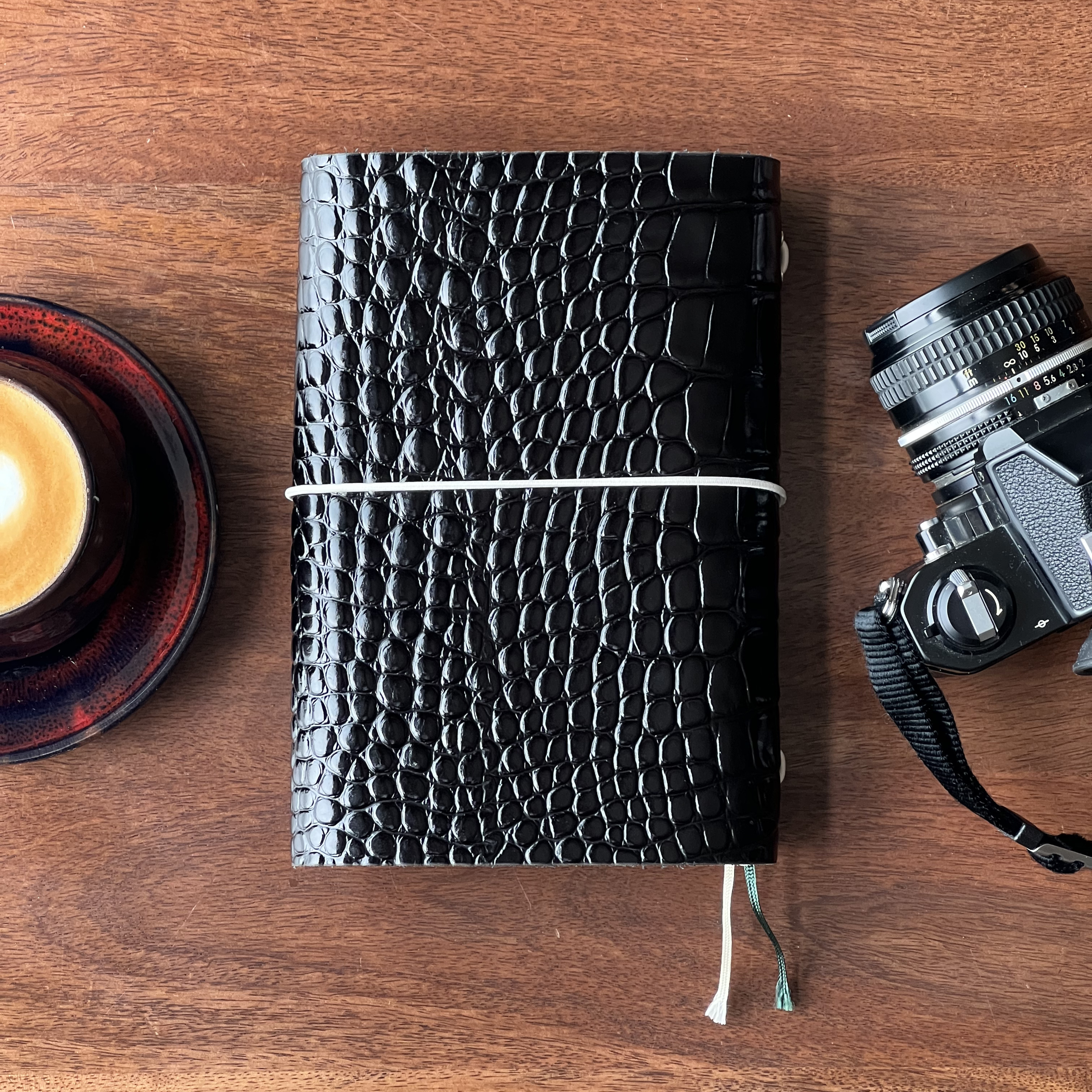 Móra · Refillable leather cover