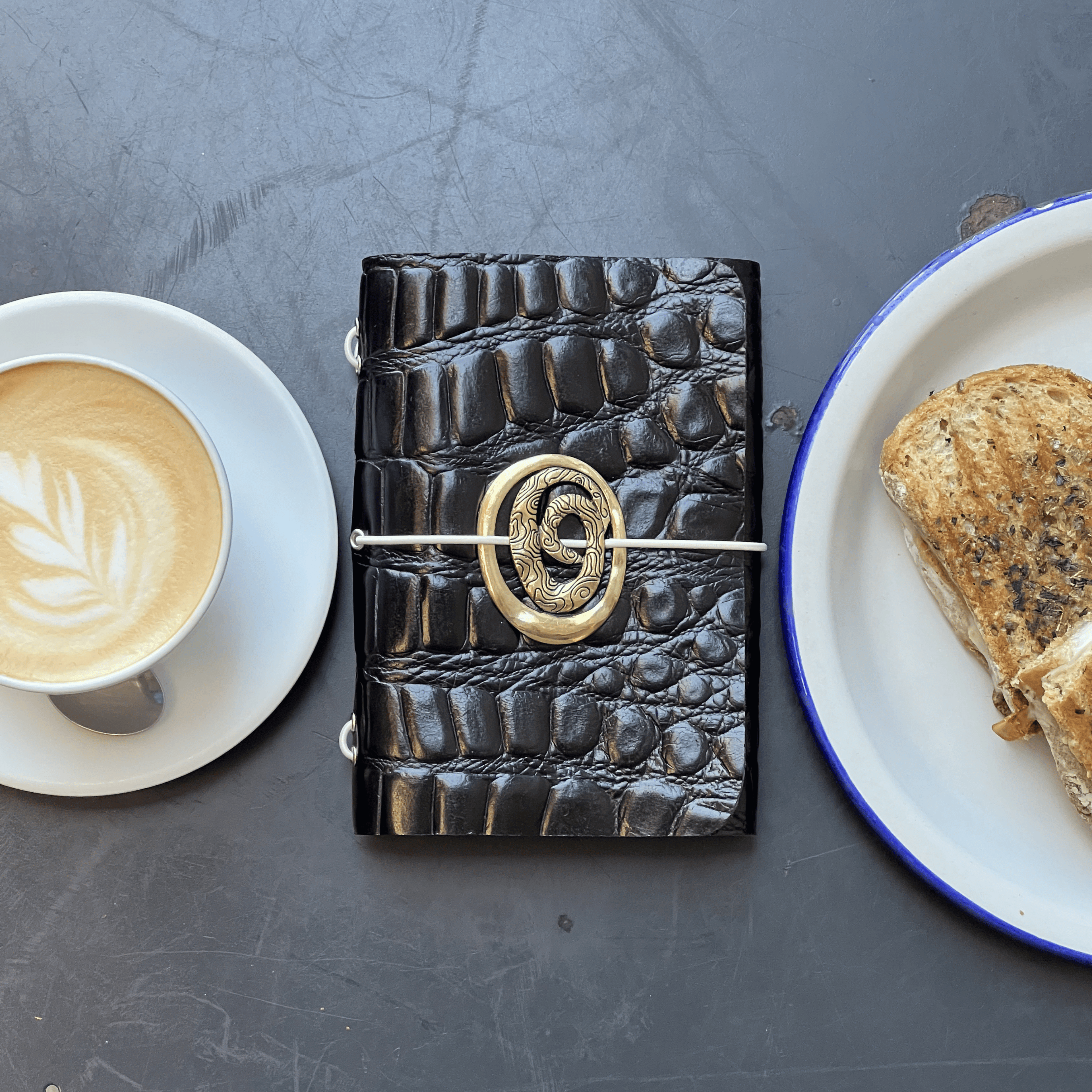 Ivory Carbó · Refillable Leather Case