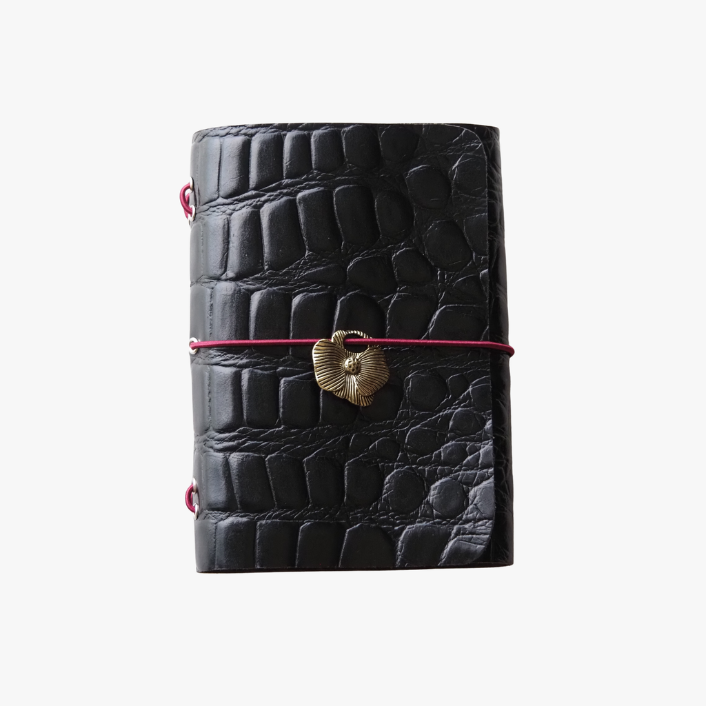 Carbó · Refillable Leather Case