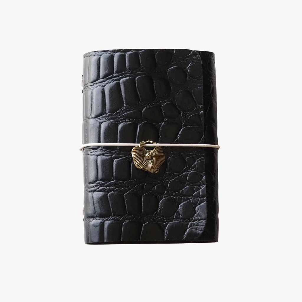 Ivory Carbó · Refillable Leather Case