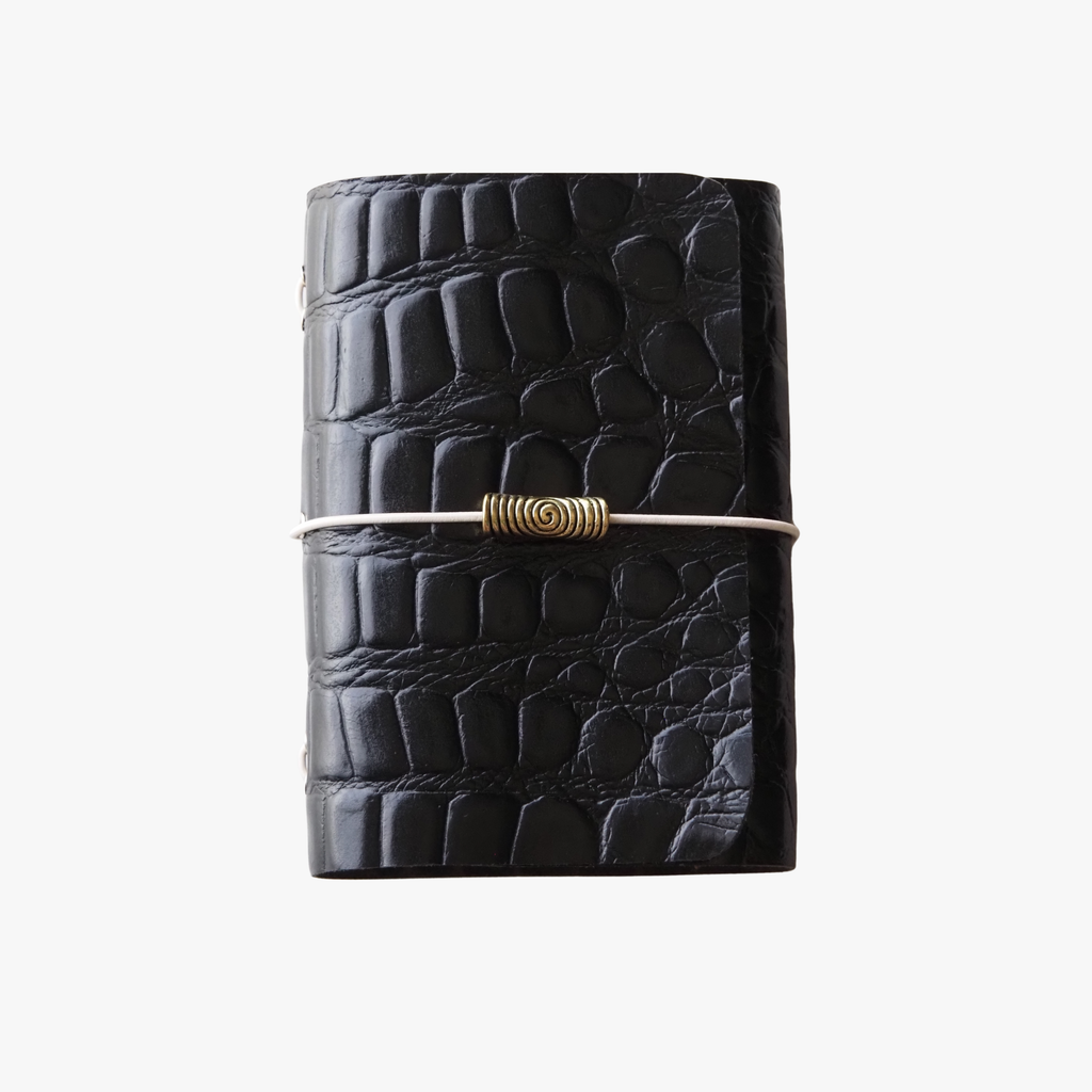 Ivory Carbó · Refillable Leather Case