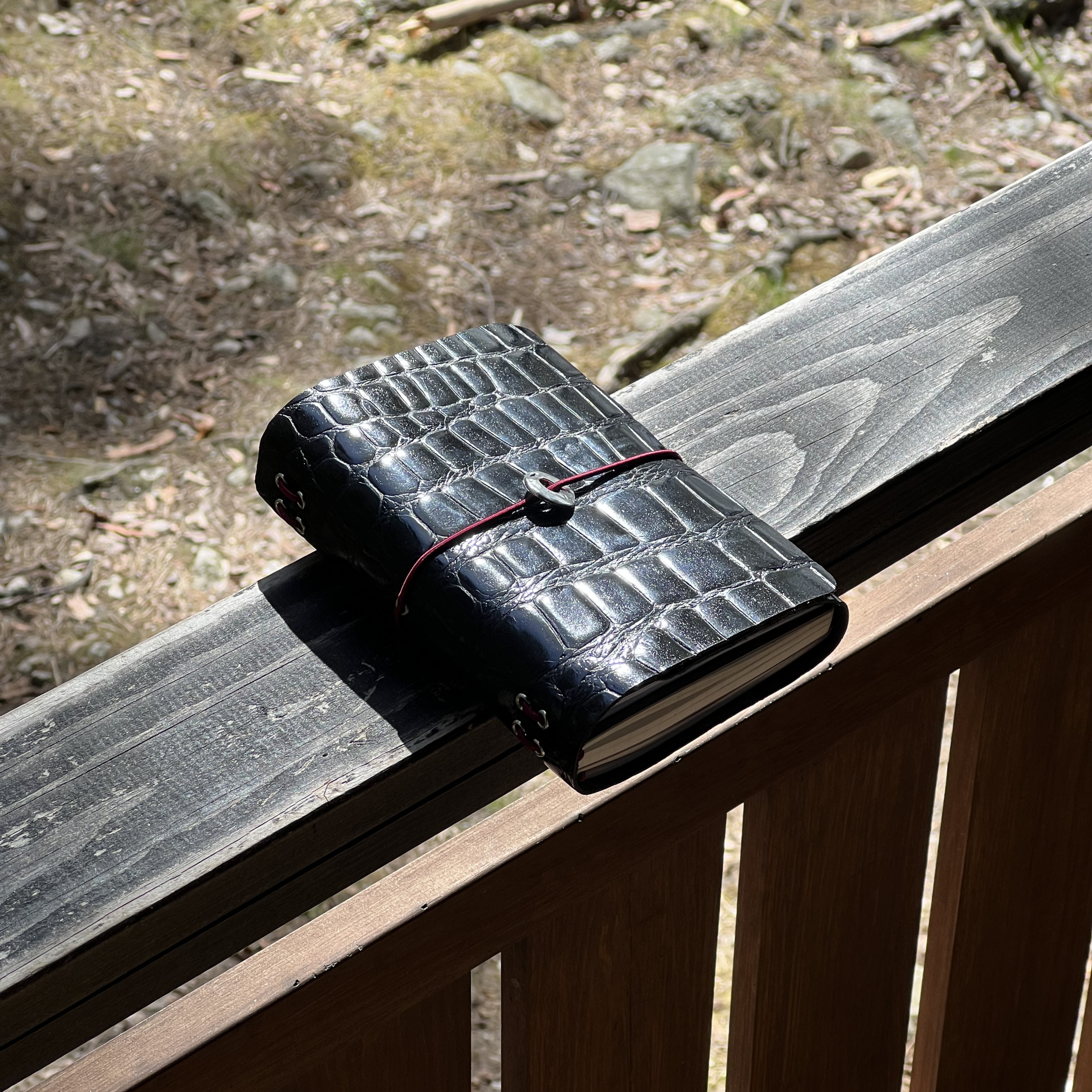 Carbó · Refillable Leather Case