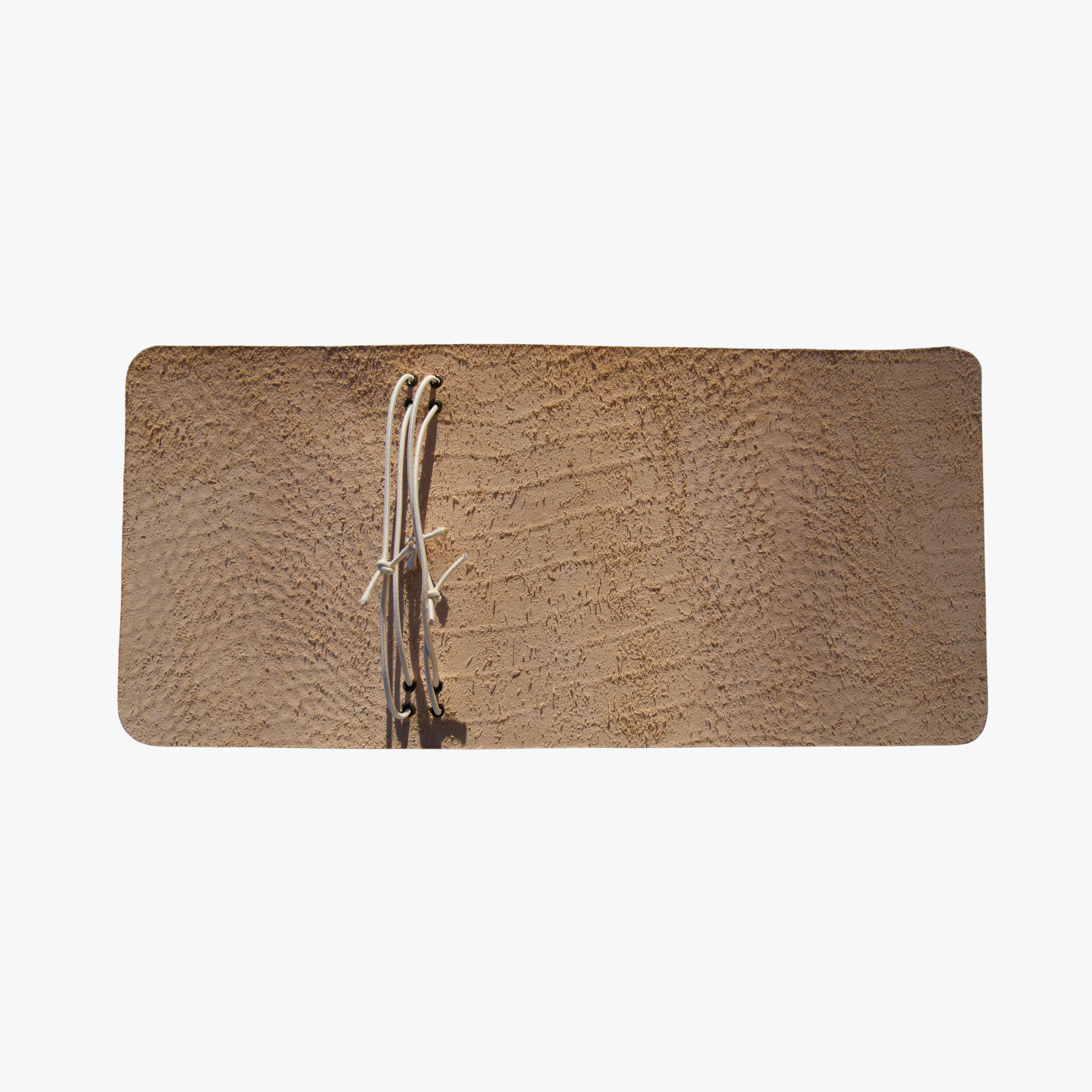 Escorça · Refillable Leather Case