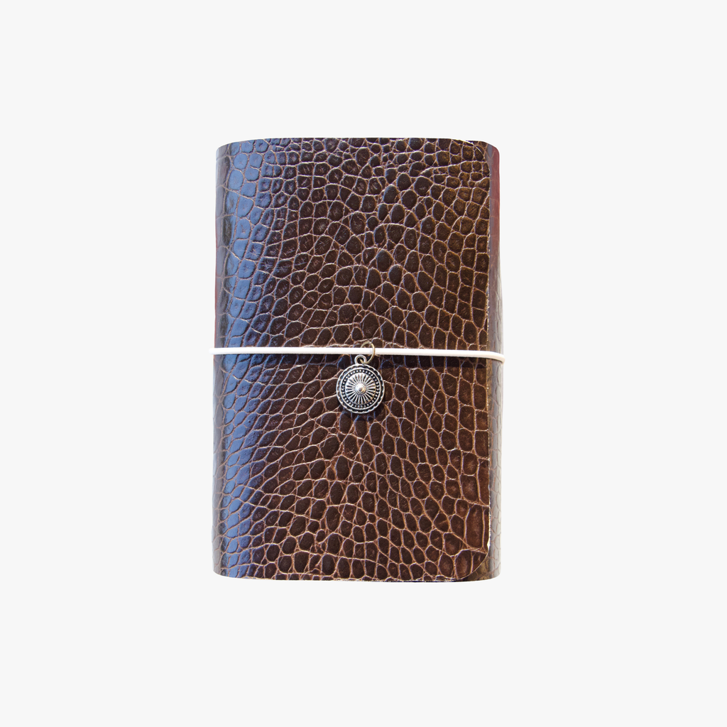 Escorça · Refillable Leather Case