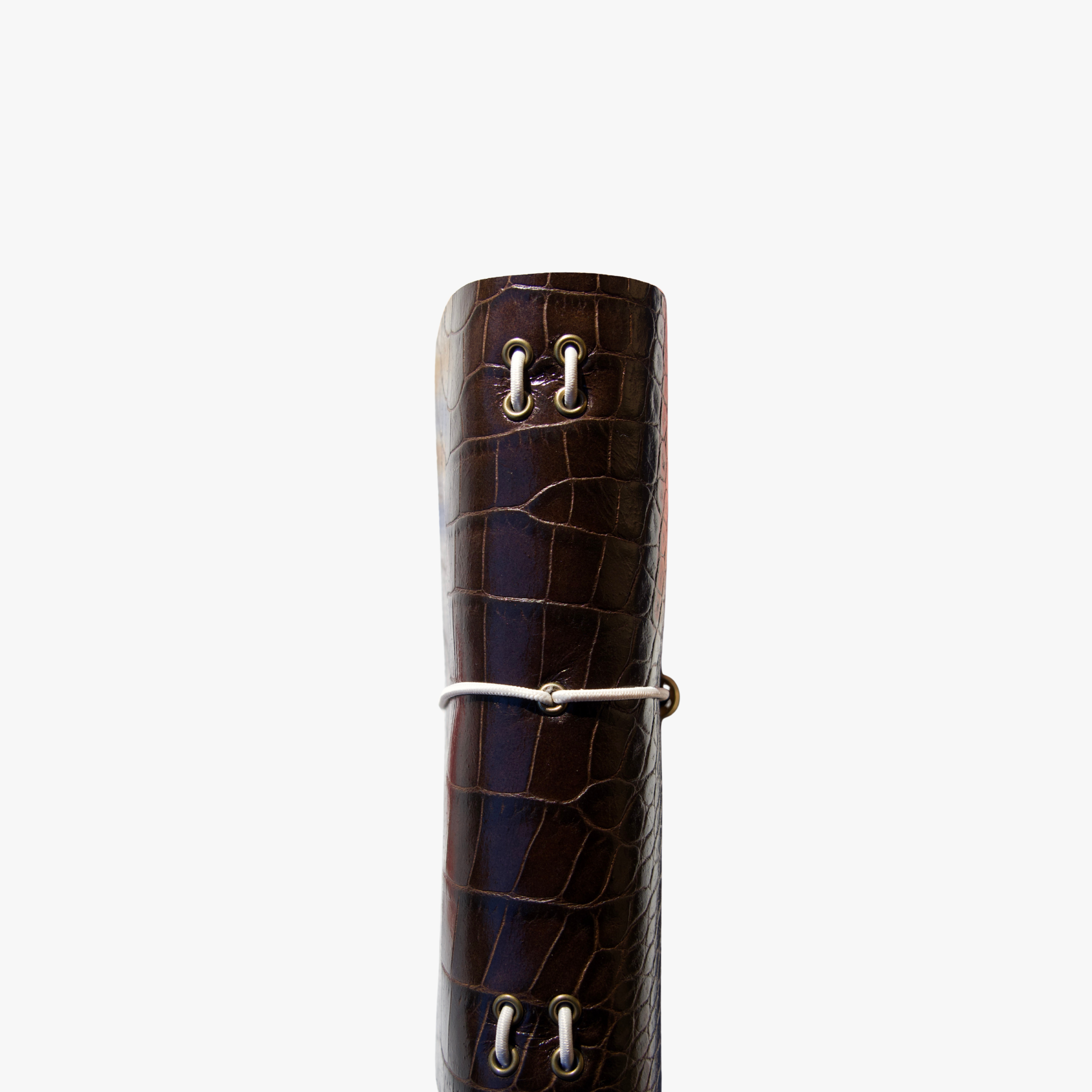Escorça · Refillable Leather Case