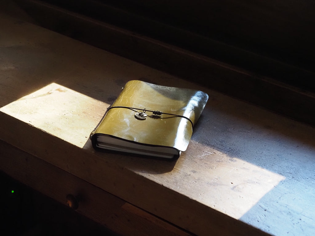 Oliveta · Funda de piel tamaño A6 o A5