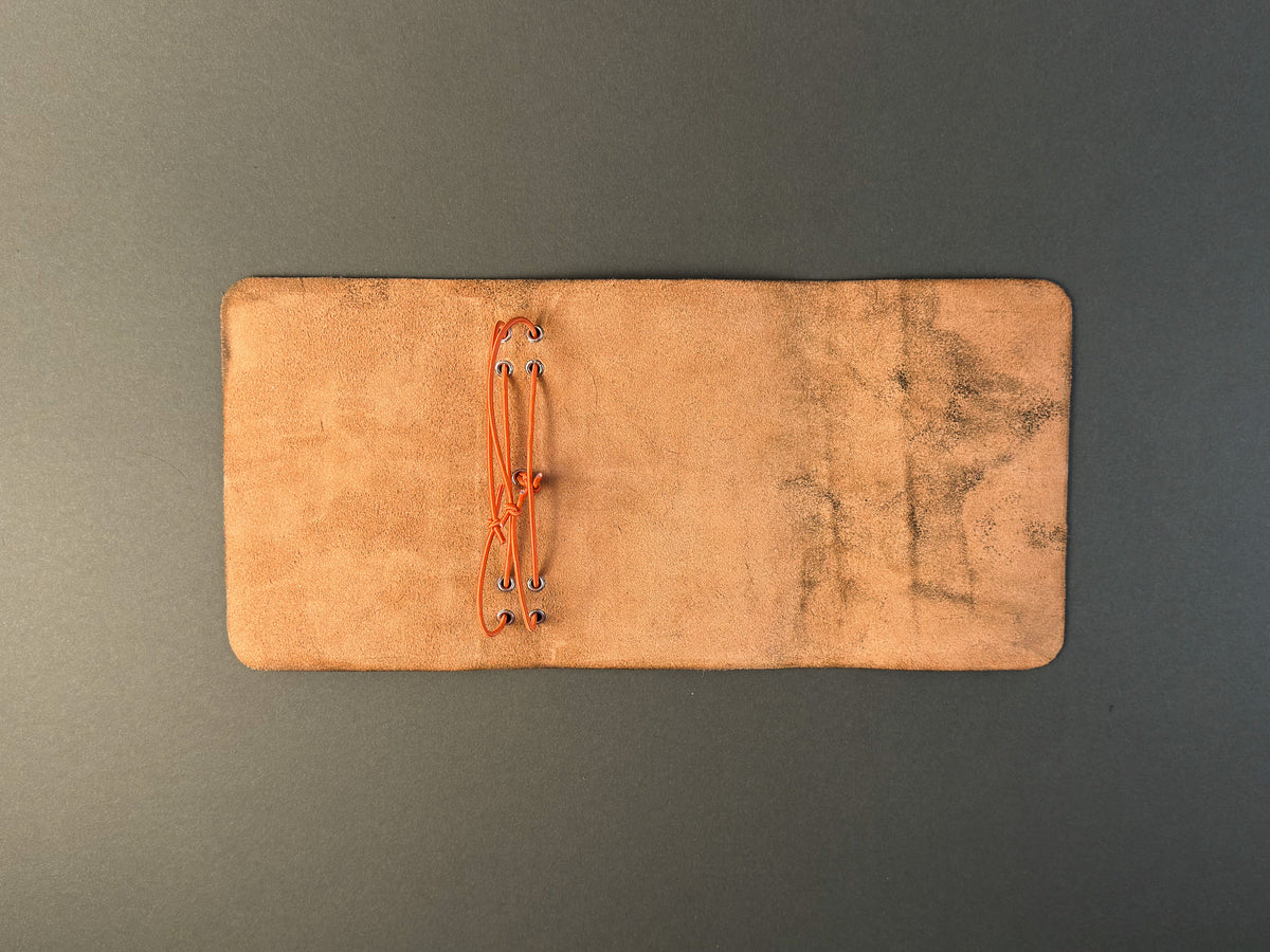 Fulla · Refillable Leather Case