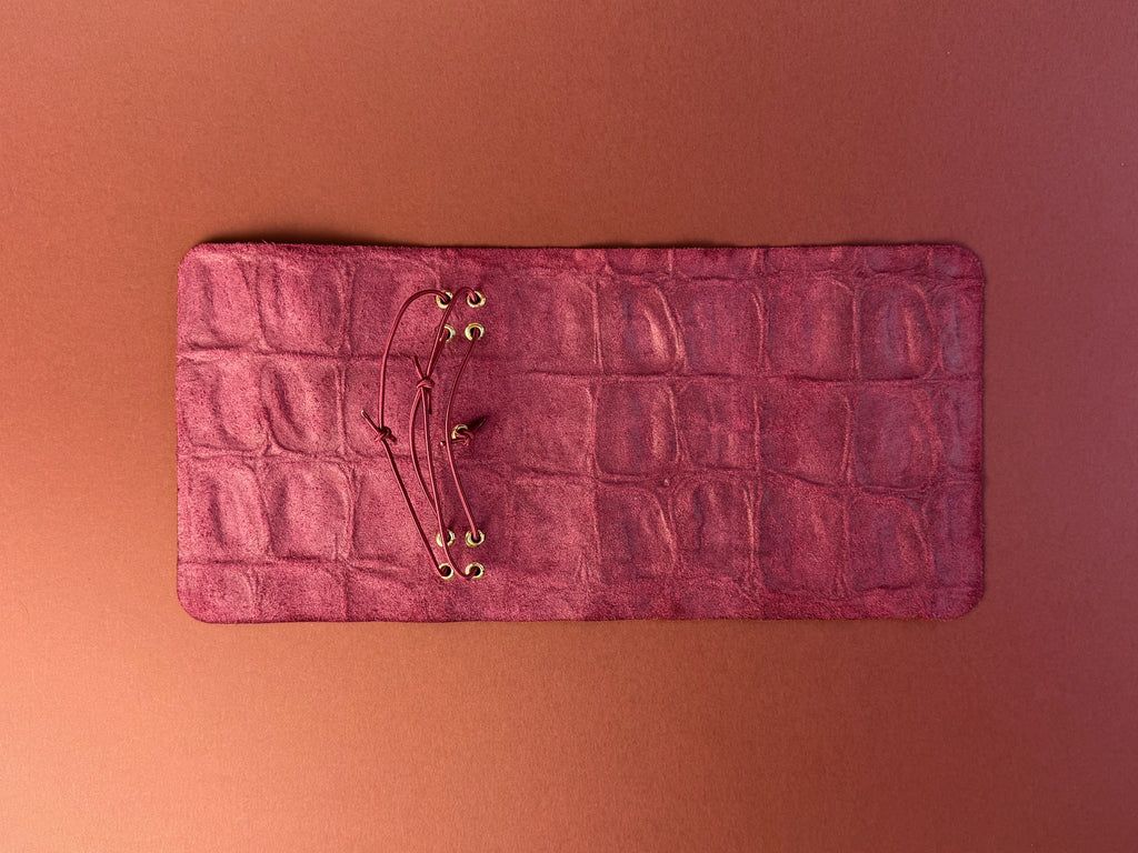 Figa Vermella · Refillable leather case