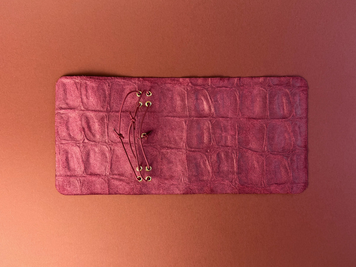 Figa Vermella · Refillable leather case