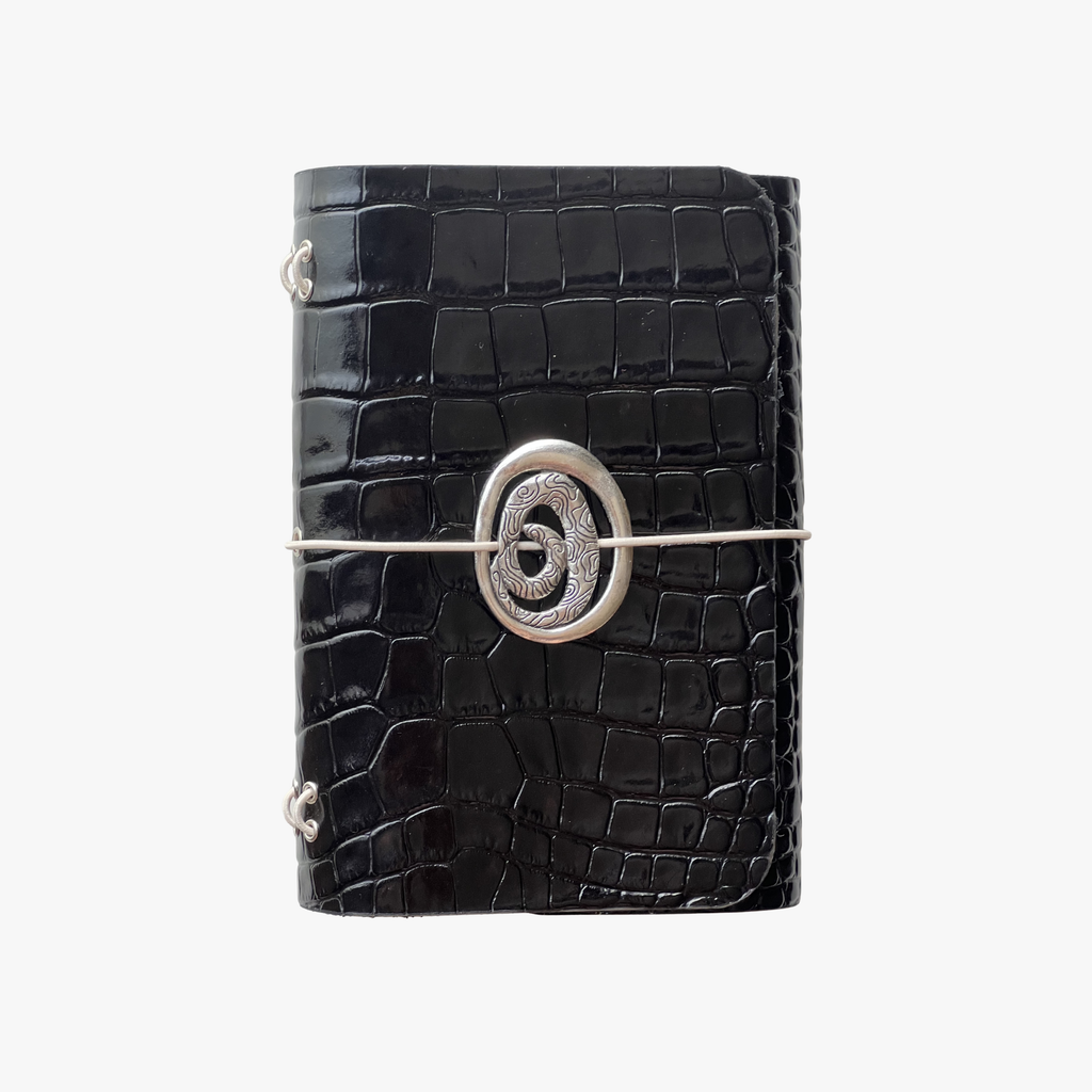 Móra · Refillable leather cover