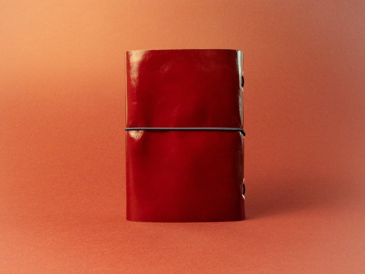 Cirera · Rechargeable leather case