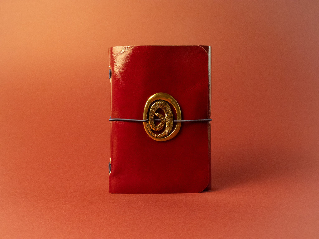 Cirera · Rechargeable leather case