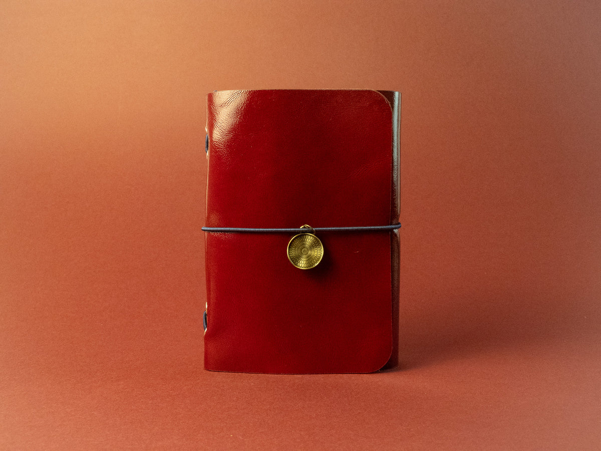 Cirera · Rechargeable leather case