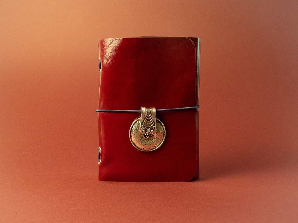 Cirera · Rechargeable leather case