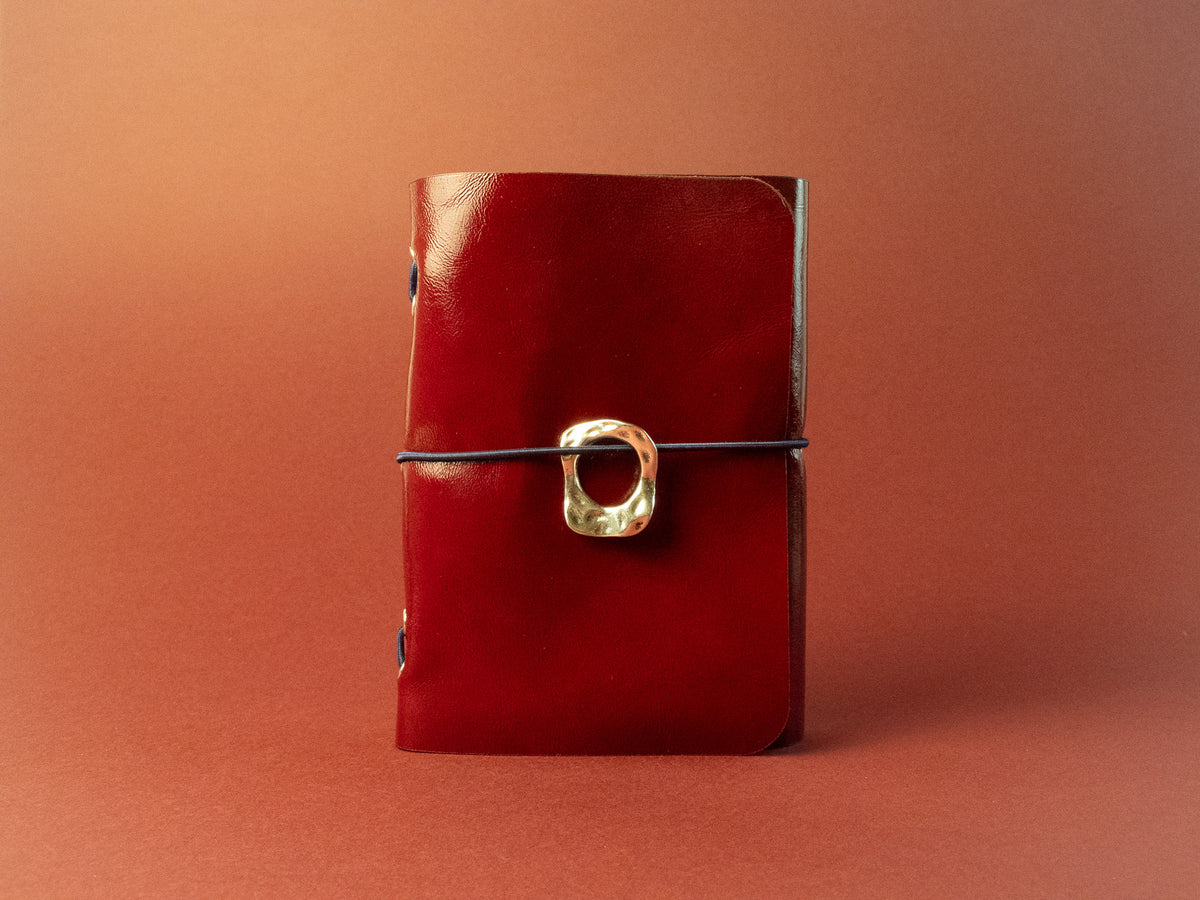Cirera · Rechargeable leather case