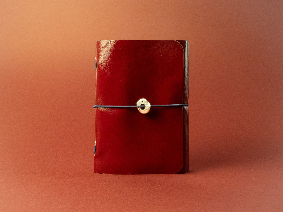 Cirera · Rechargeable leather case