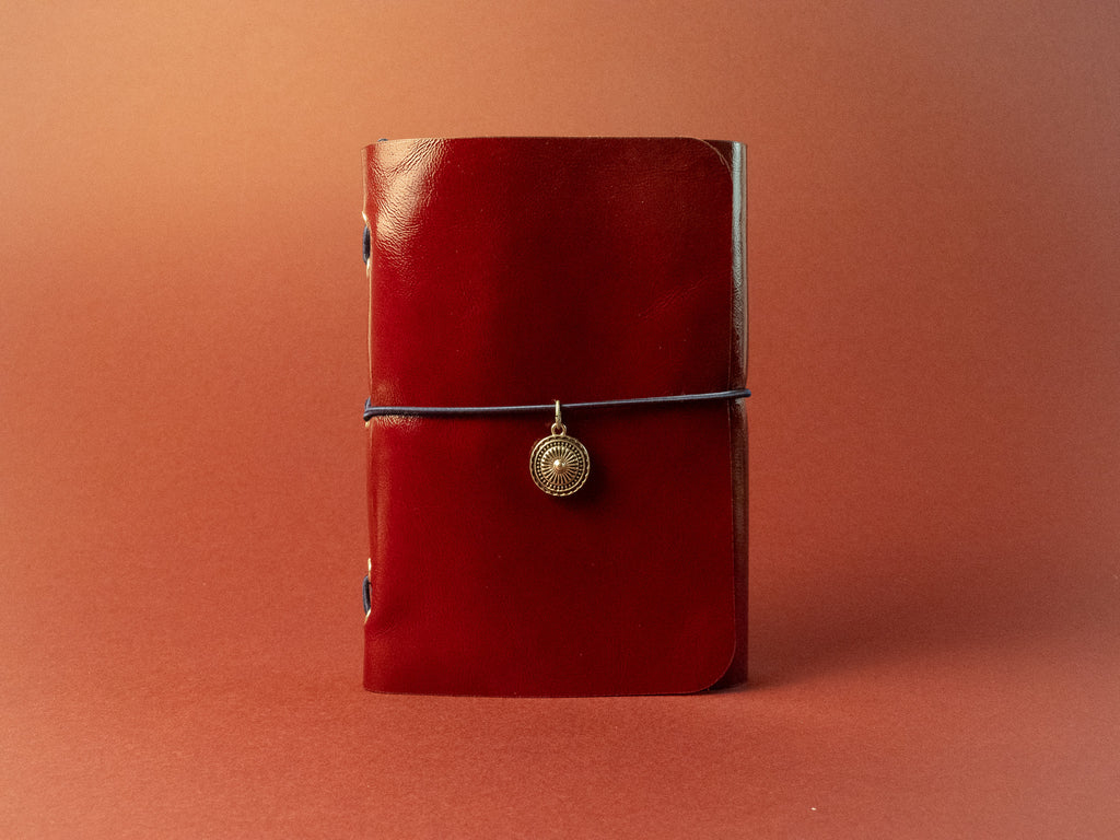 Cirera · Rechargeable leather case