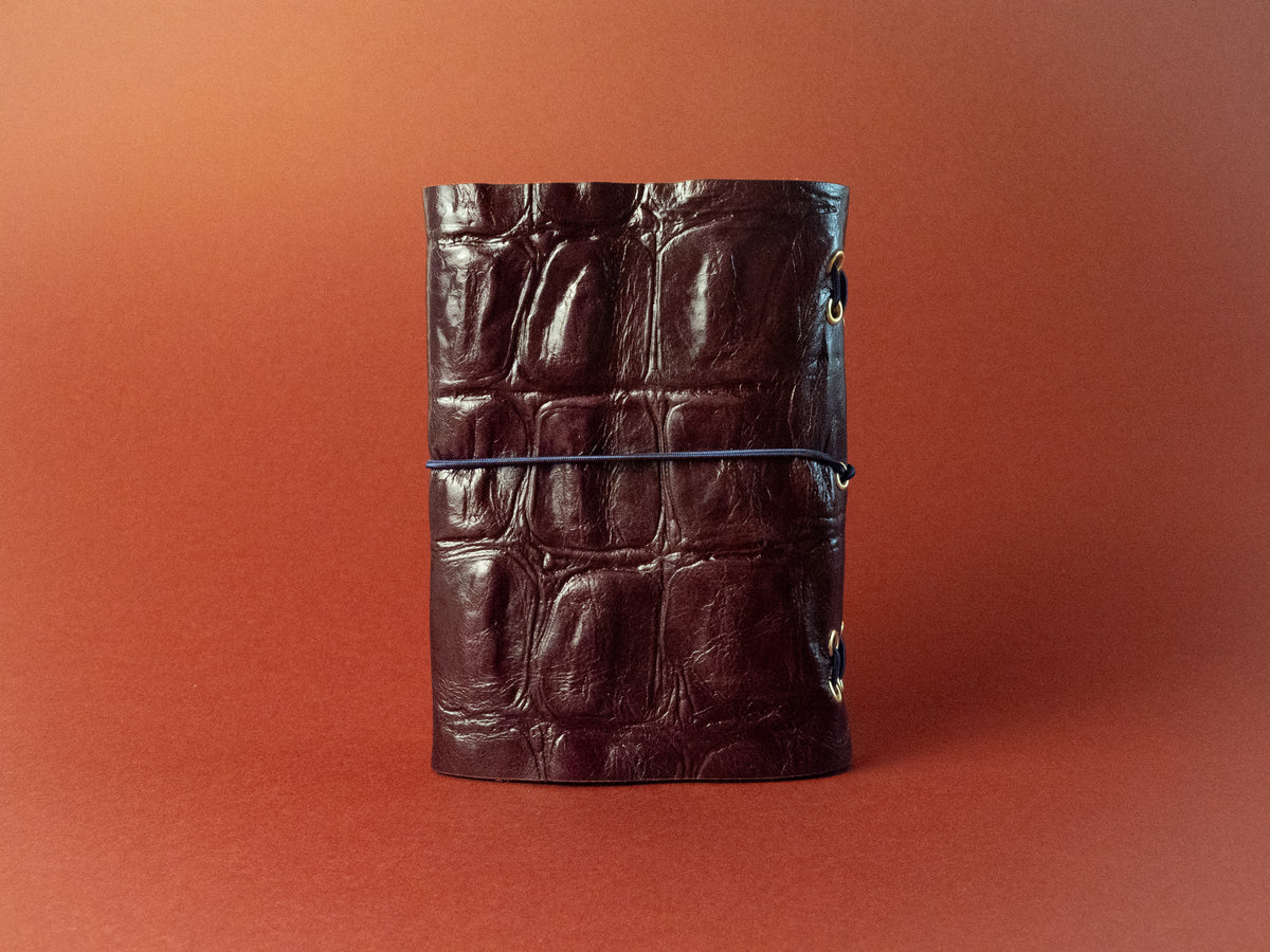 Figa · Refillable leather case