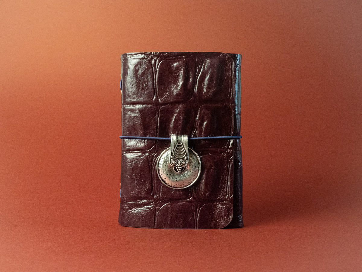 Figa · Refillable leather case