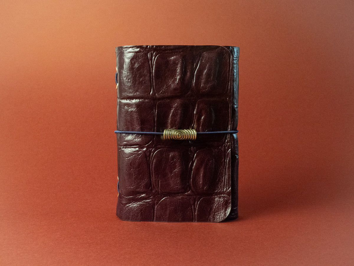 Figa · Refillable leather case
