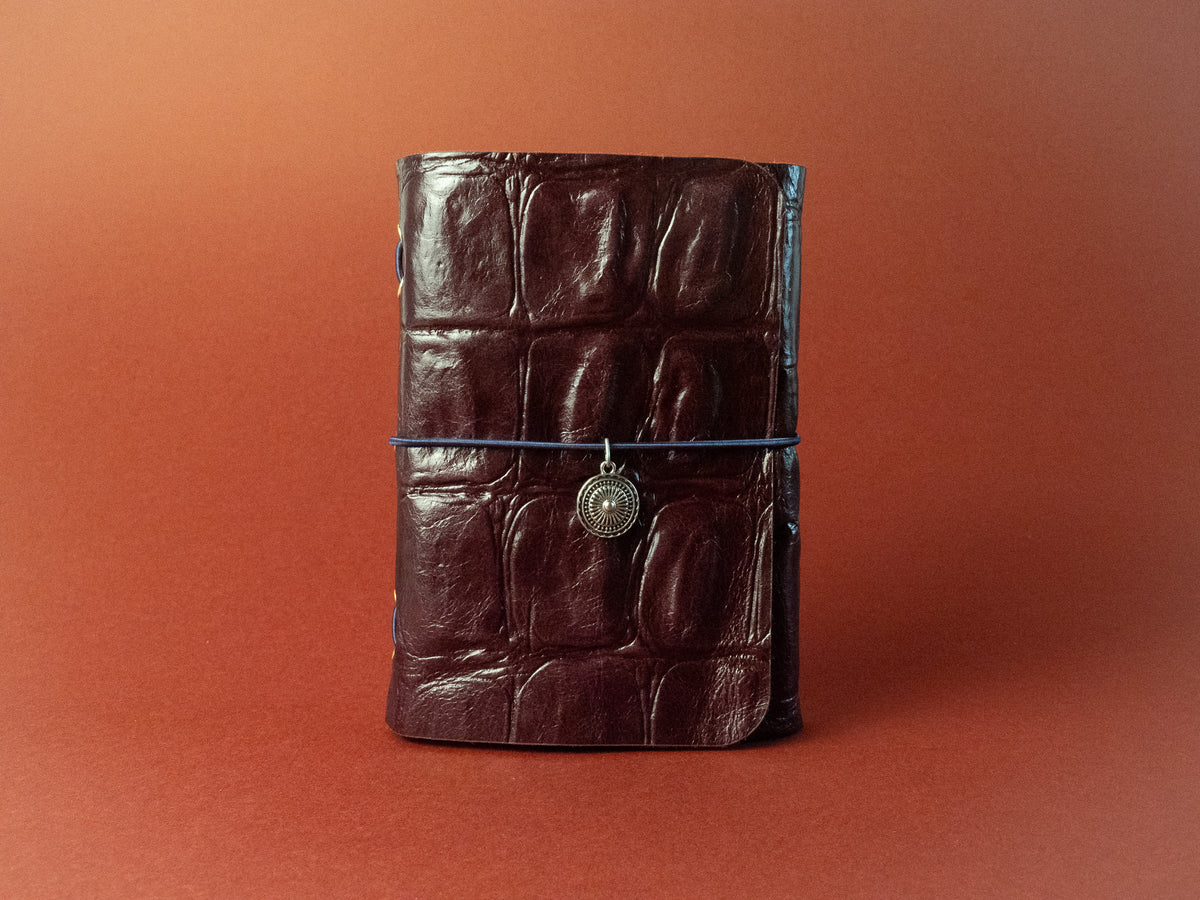 Figa · Refillable leather case