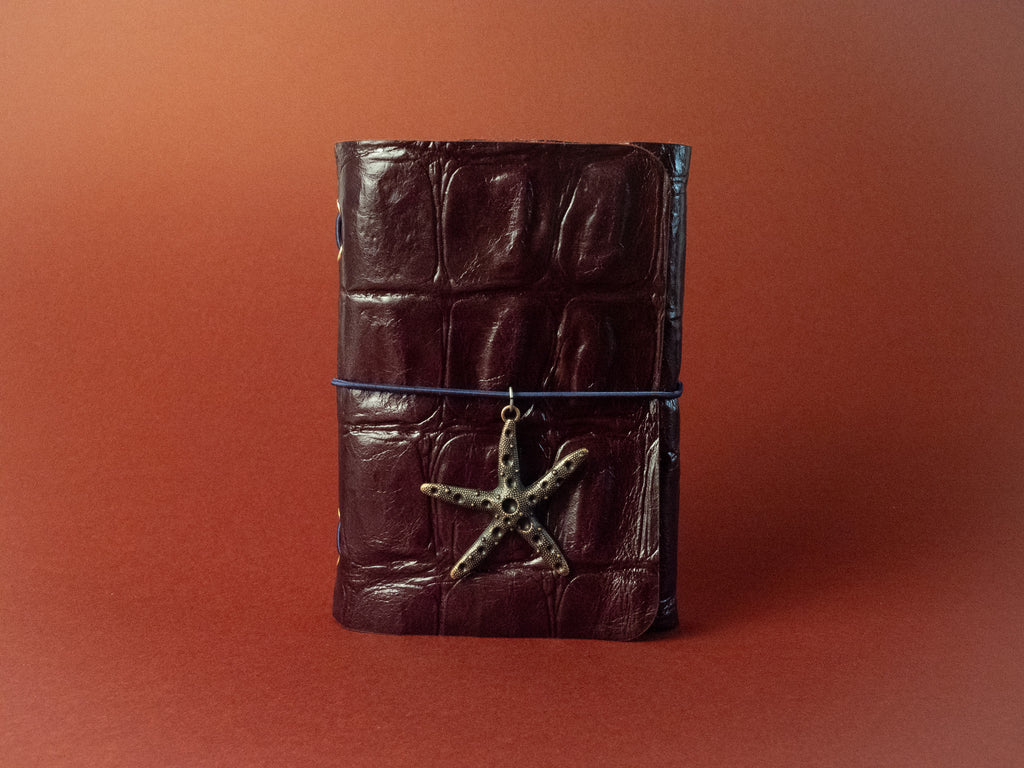 Figa · Refillable leather case