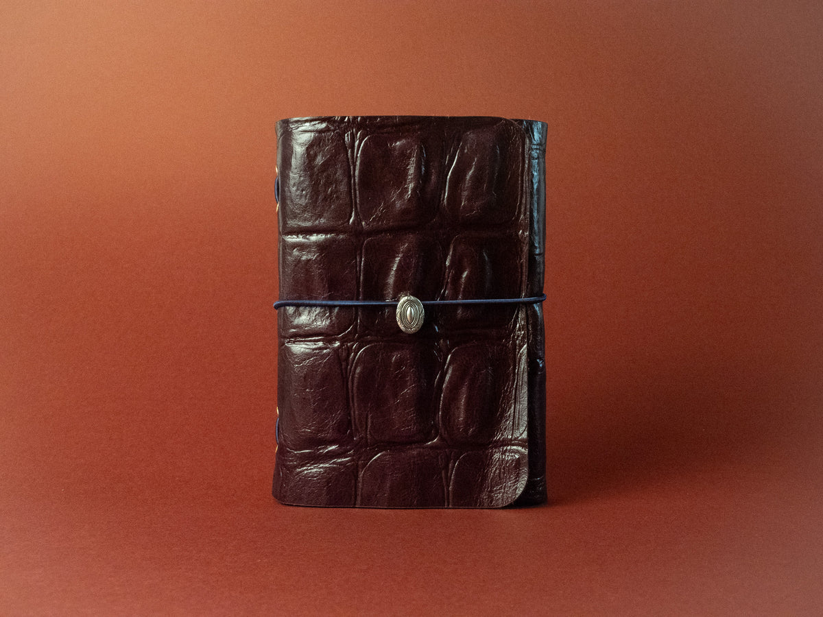 Figa · Refillable leather case