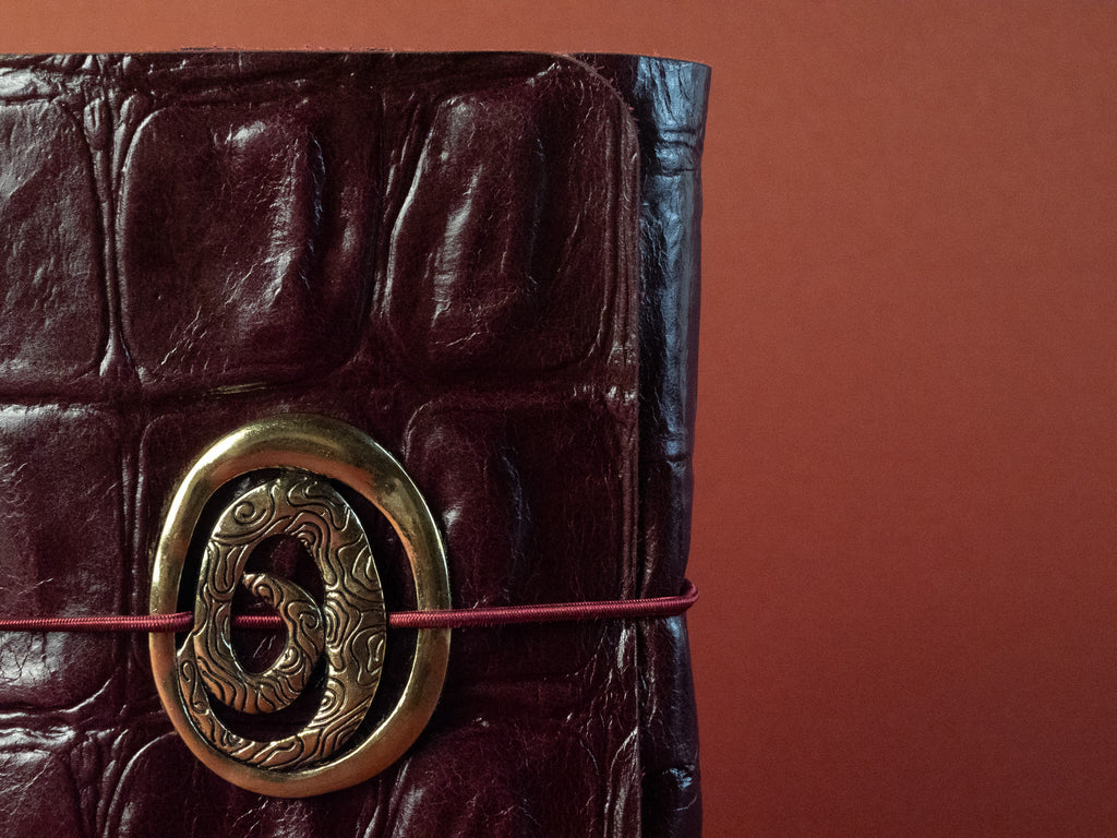 Figa Vermella · Refillable leather case