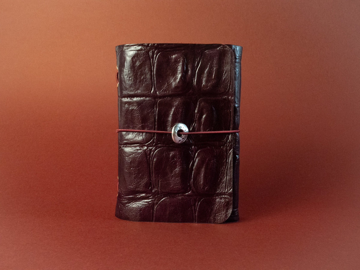 Figa Vermella · Refillable leather case