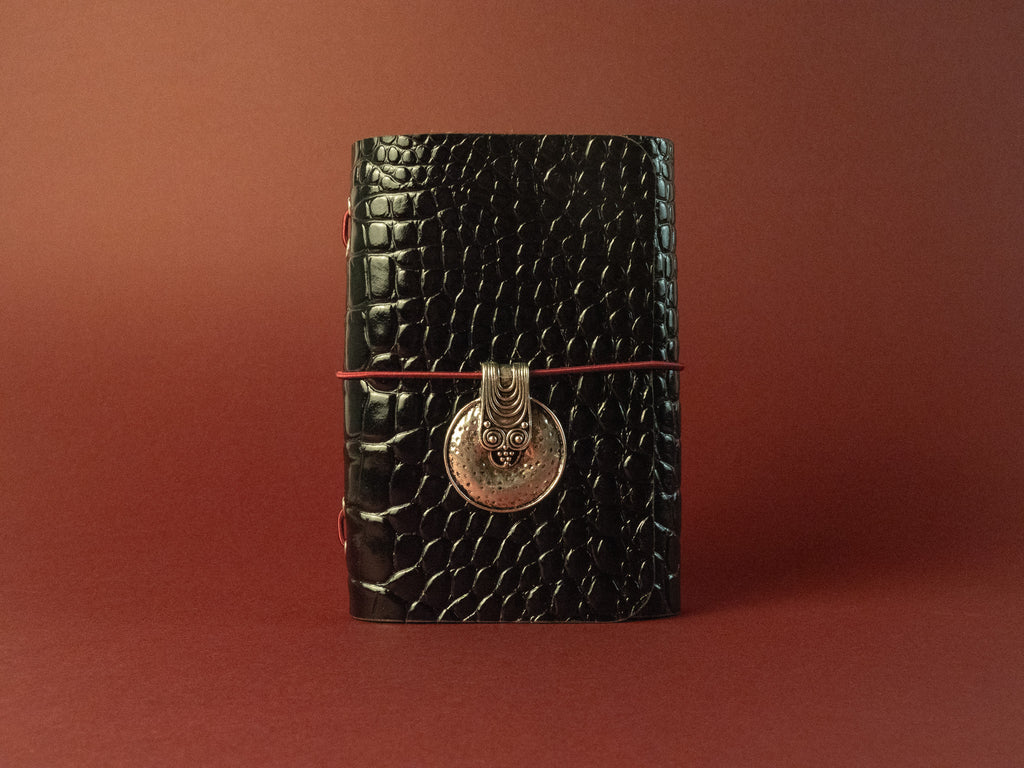 Móra · Refillable leather cover