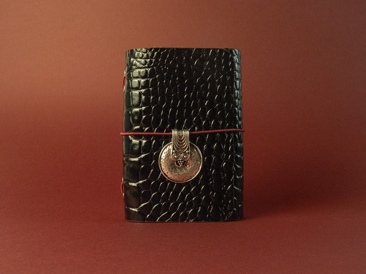 Móra · Refillable leather cover