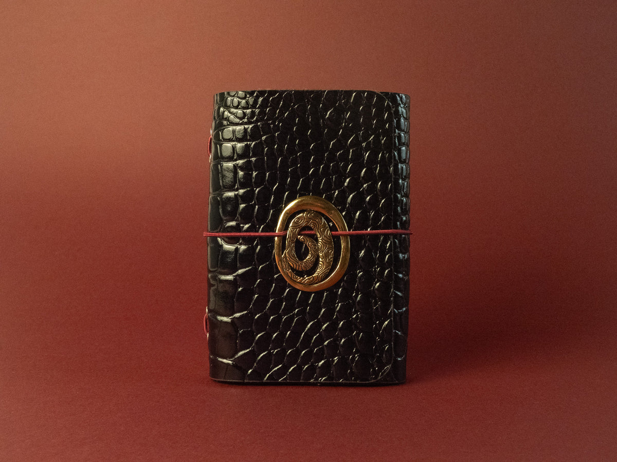 Móra · Refillable leather cover