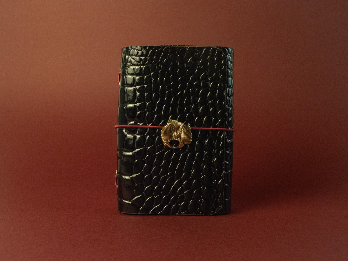 Móra · Refillable leather cover