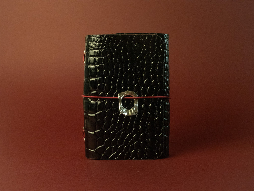 Móra · Refillable leather cover