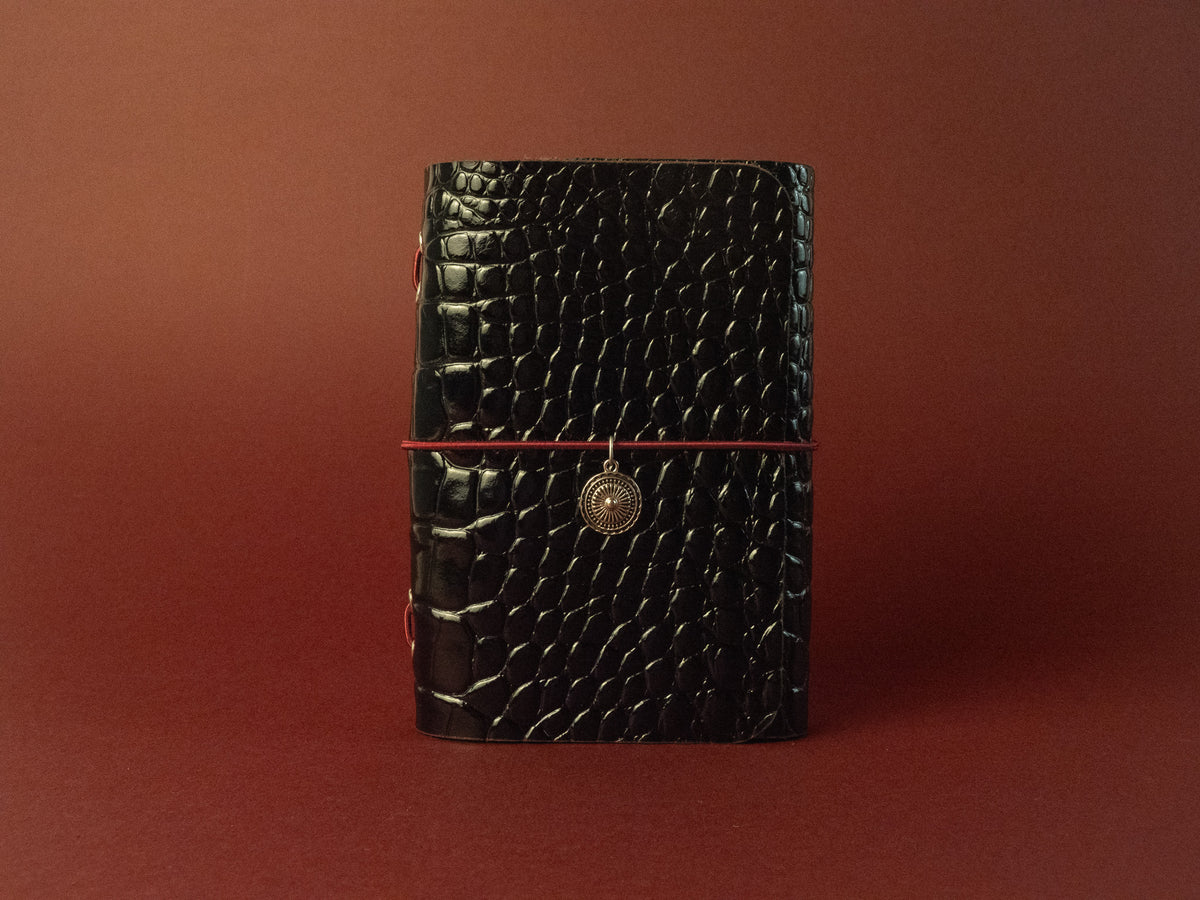 Móra · Refillable leather cover