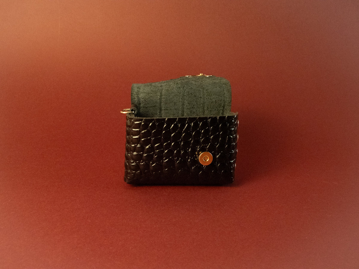 Móra · Leather case for analog camera