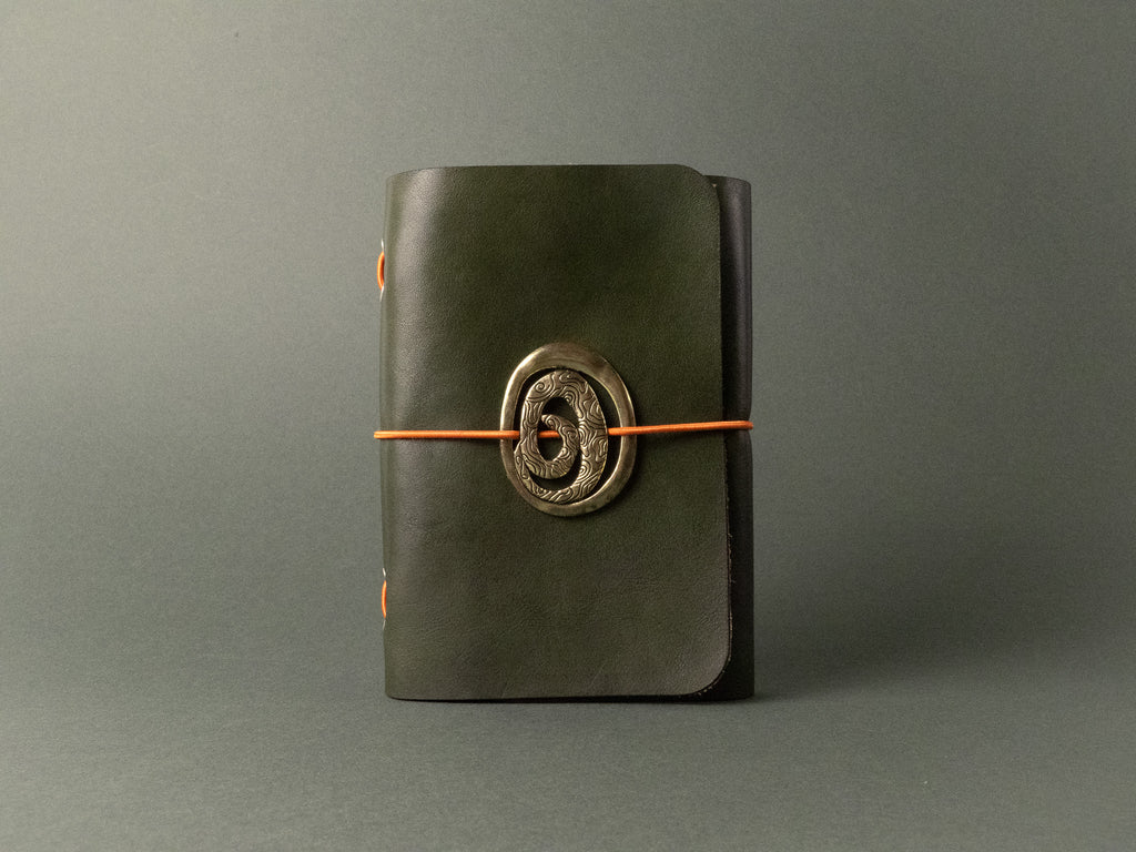 Fulla · Refillable Leather Case