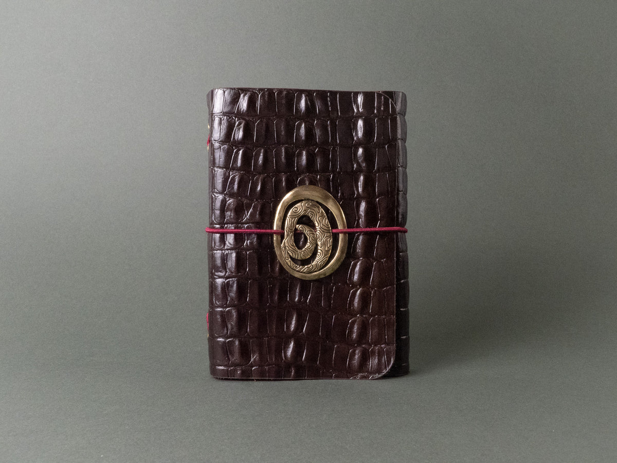 Cacau · Refillable leather case