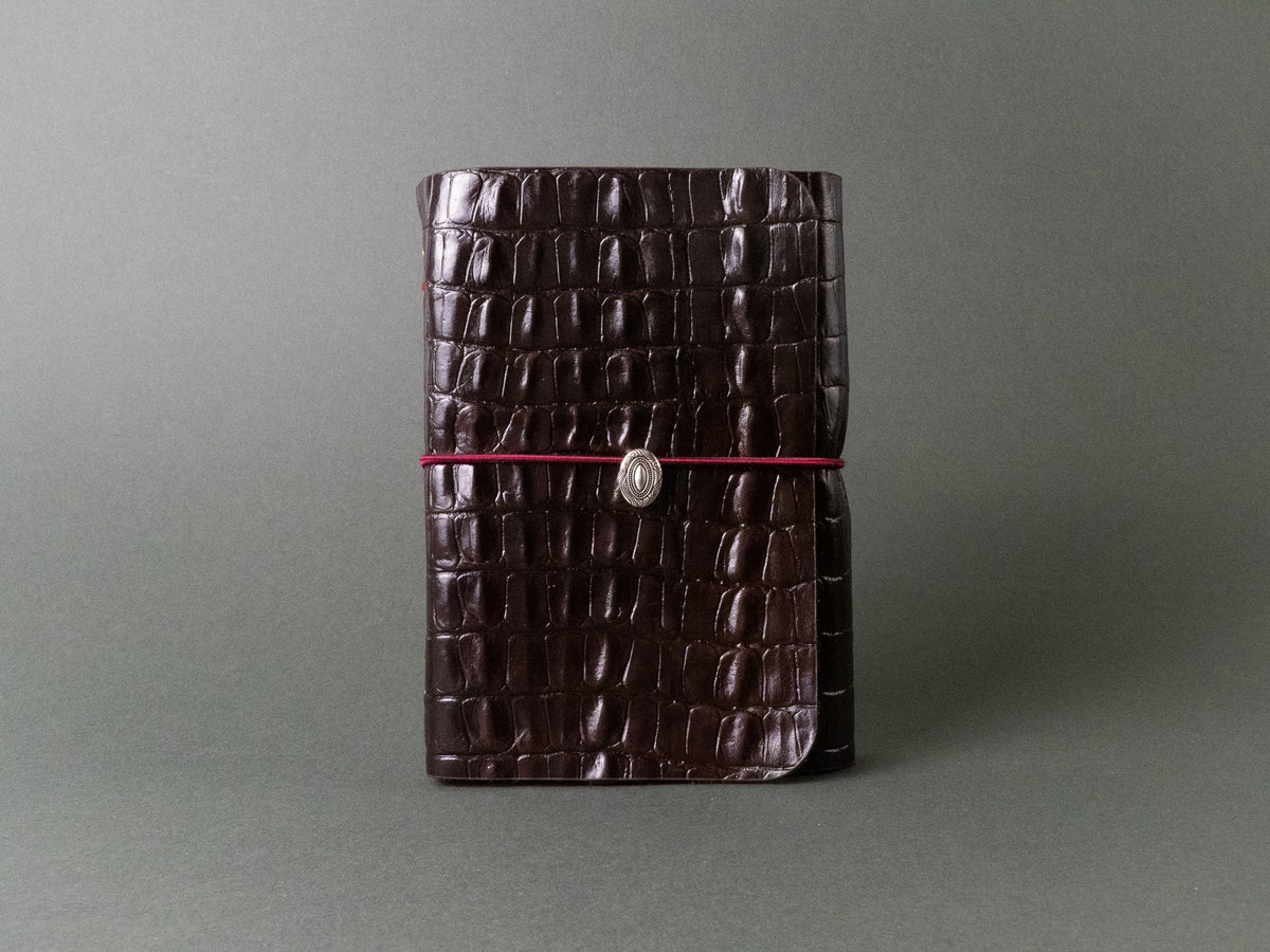Cacau · Refillable leather case