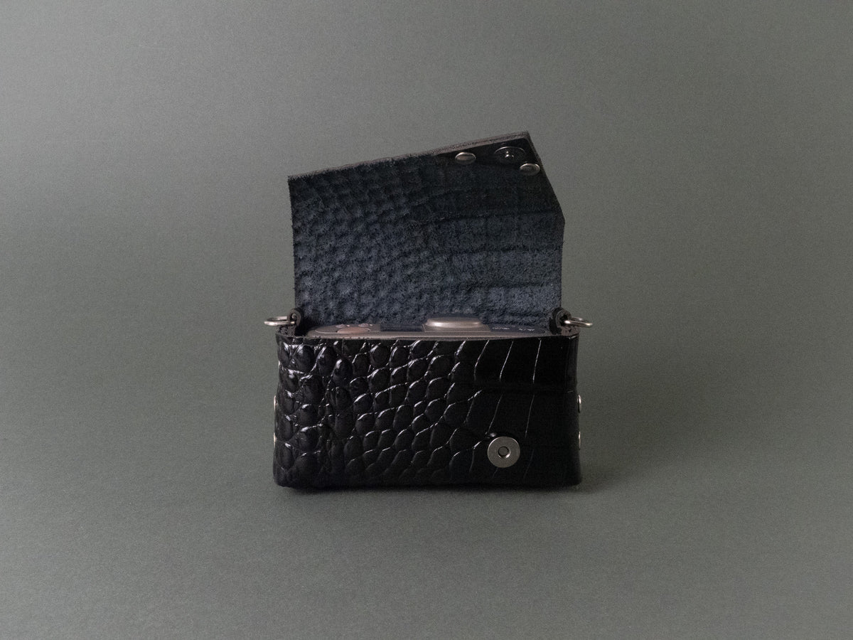 Móra · Leather case for analog camera