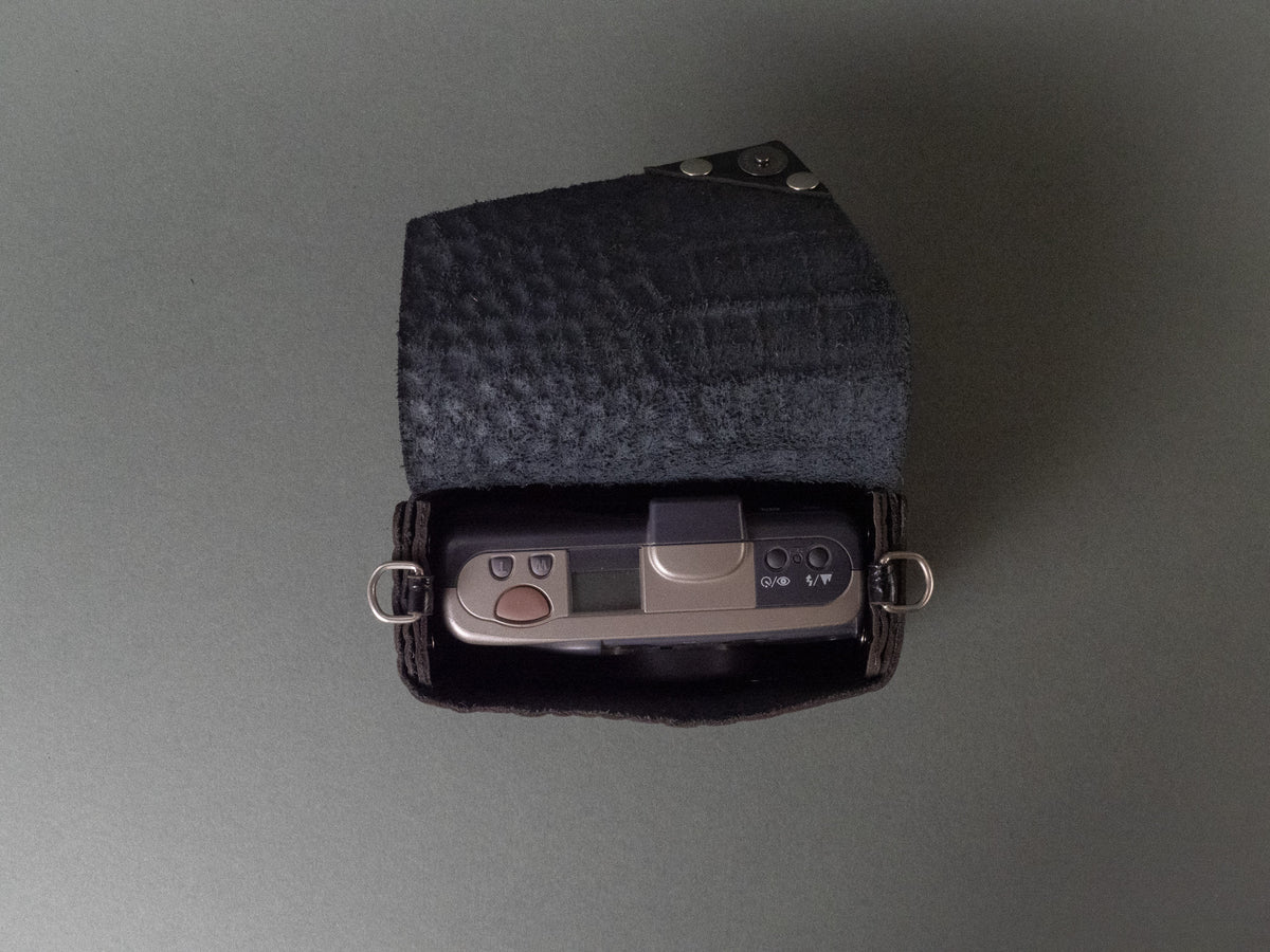Móra · Leather case for analog camera